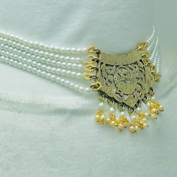 Pearls Beaded Chain Necklace With Big Golden Metal Motif, Handmade Beaded - Picture 4 of 12